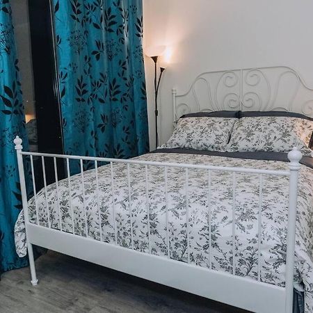 Modern Condo In The Heart Of Dt Overlooking City Ванкувер Экстерьер фото